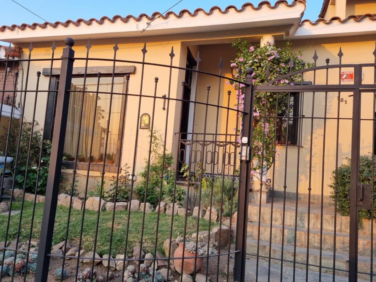 Hostal Las Rosas Сальта Екстер'єр фото