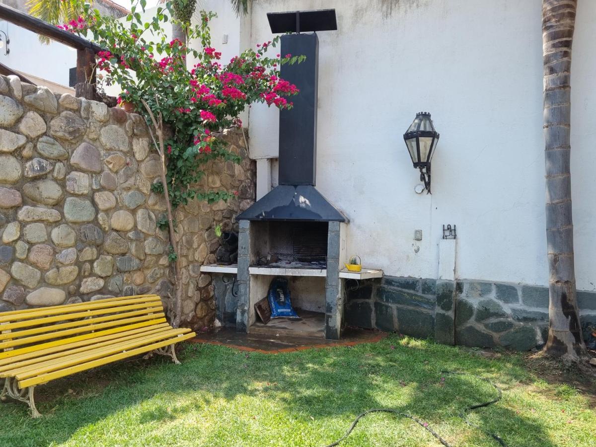 Hostal Las Rosas Сальта Екстер'єр фото