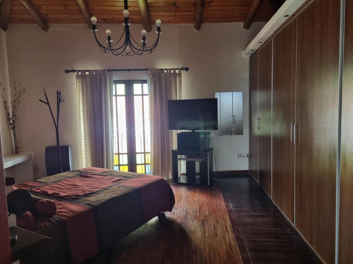 Hostal Las Rosas Сальта Екстер'єр фото